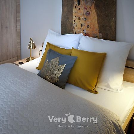 Very Berry - Orzeszkowej 16 - MTP Apartment, parking, check in 24h Posen Exterior foto