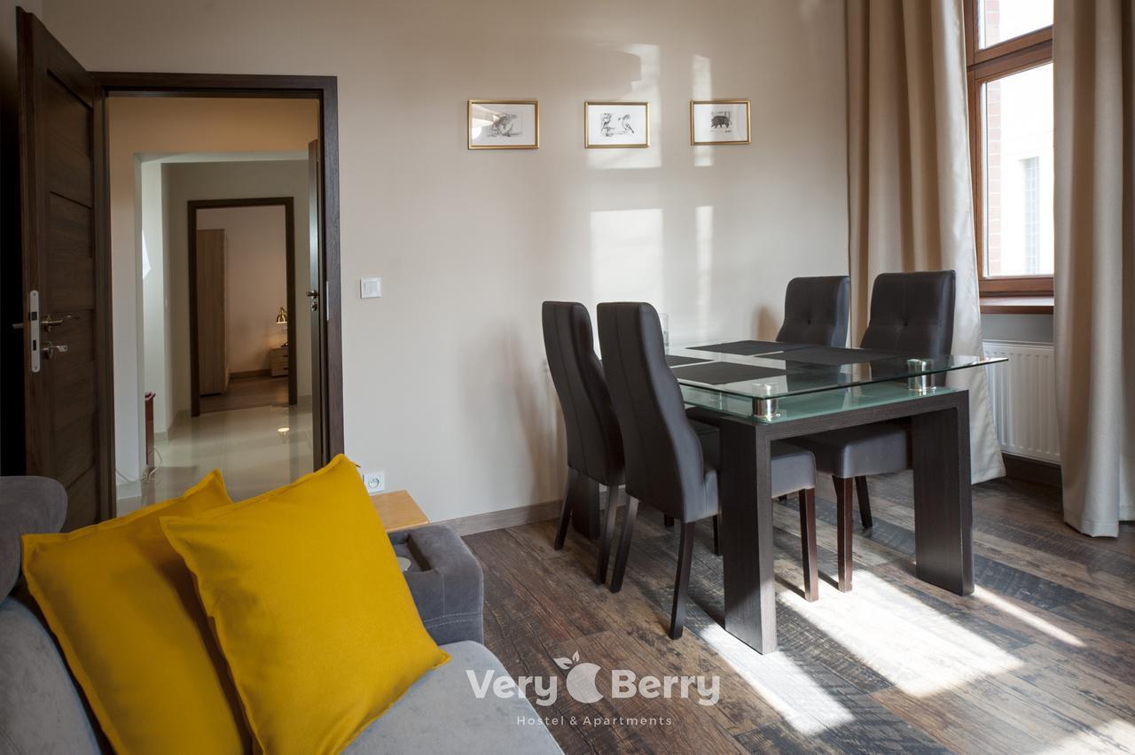 Very Berry - Orzeszkowej 16 - MTP Apartment, parking, check in 24h Posen Exterior foto