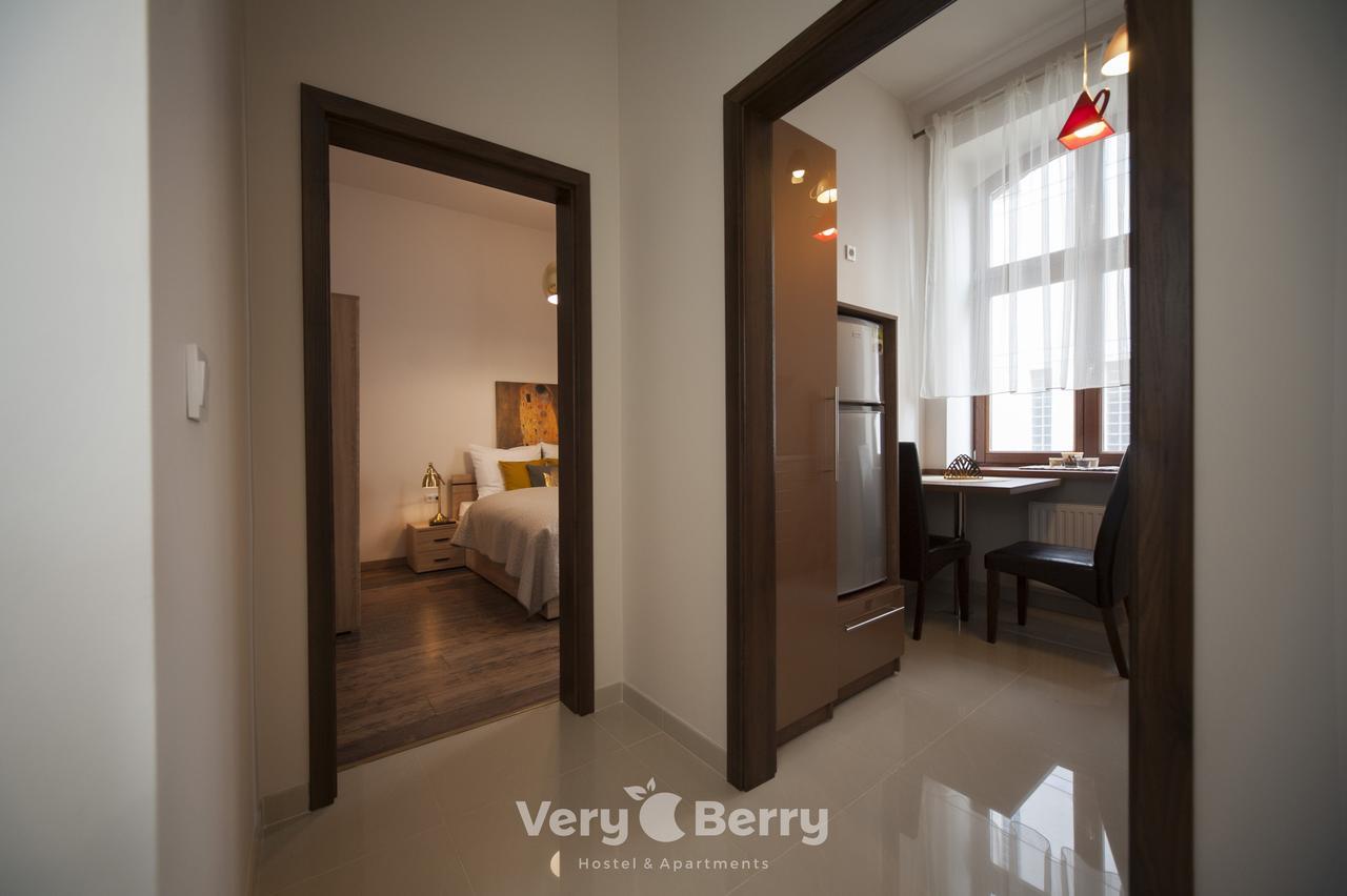 Very Berry - Orzeszkowej 16 - MTP Apartment, parking, check in 24h Posen Exterior foto