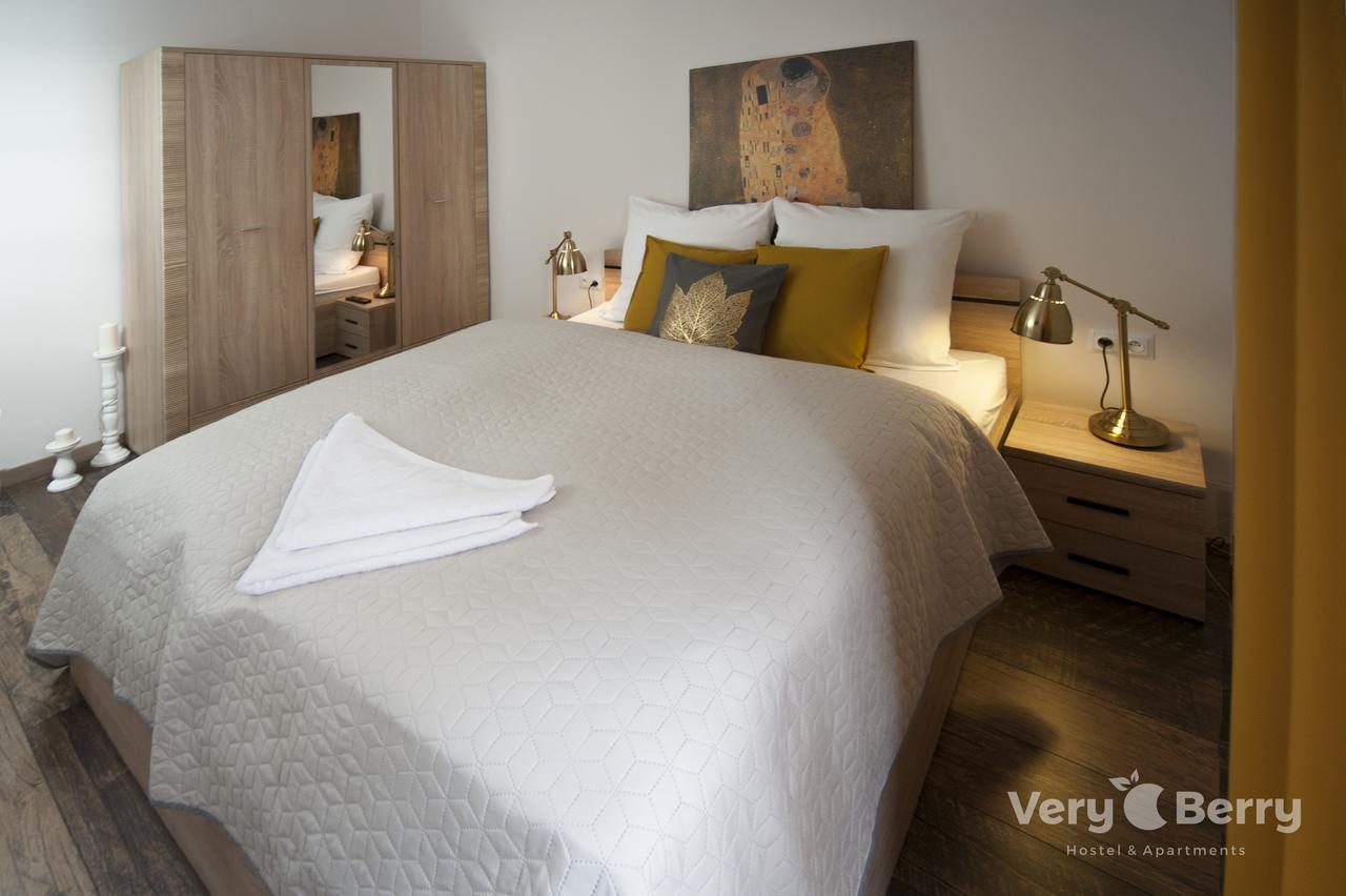 Very Berry - Orzeszkowej 16 - MTP Apartment, parking, check in 24h Posen Exterior foto