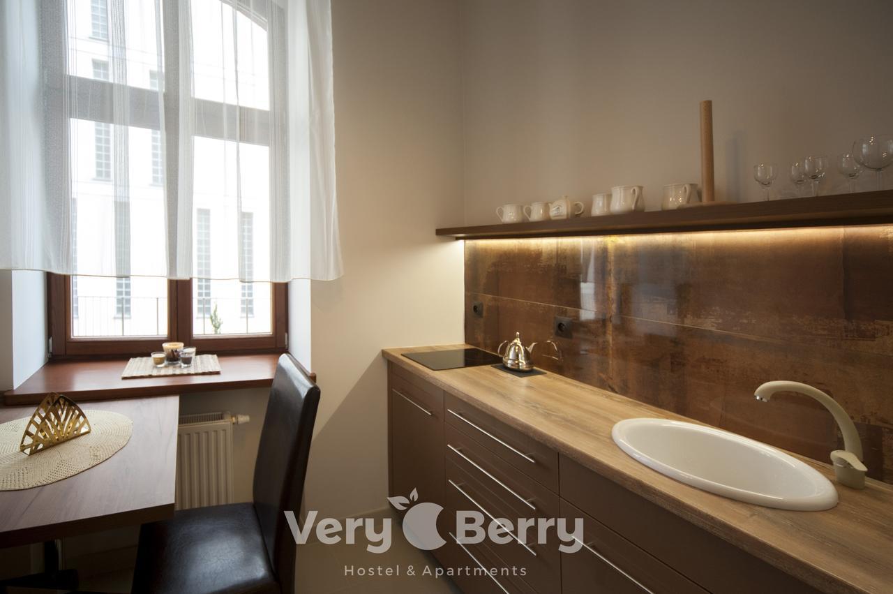 Very Berry - Orzeszkowej 16 - MTP Apartment, parking, check in 24h Posen Exterior foto