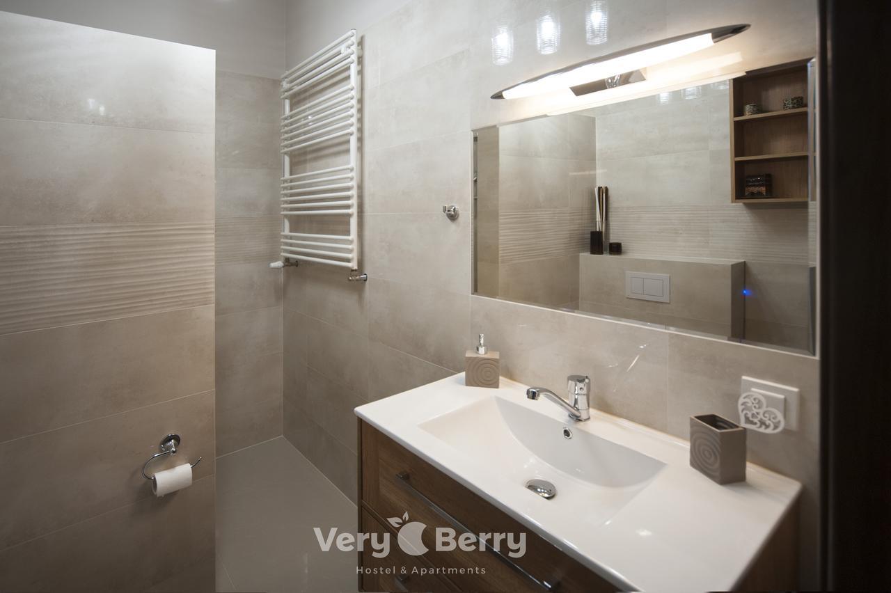 Very Berry - Orzeszkowej 16 - MTP Apartment, parking, check in 24h Posen Exterior foto